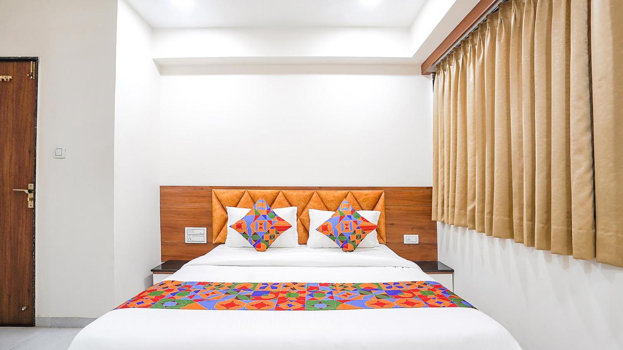 Fabhotel Vishala In Ahmedabad Exterior foto