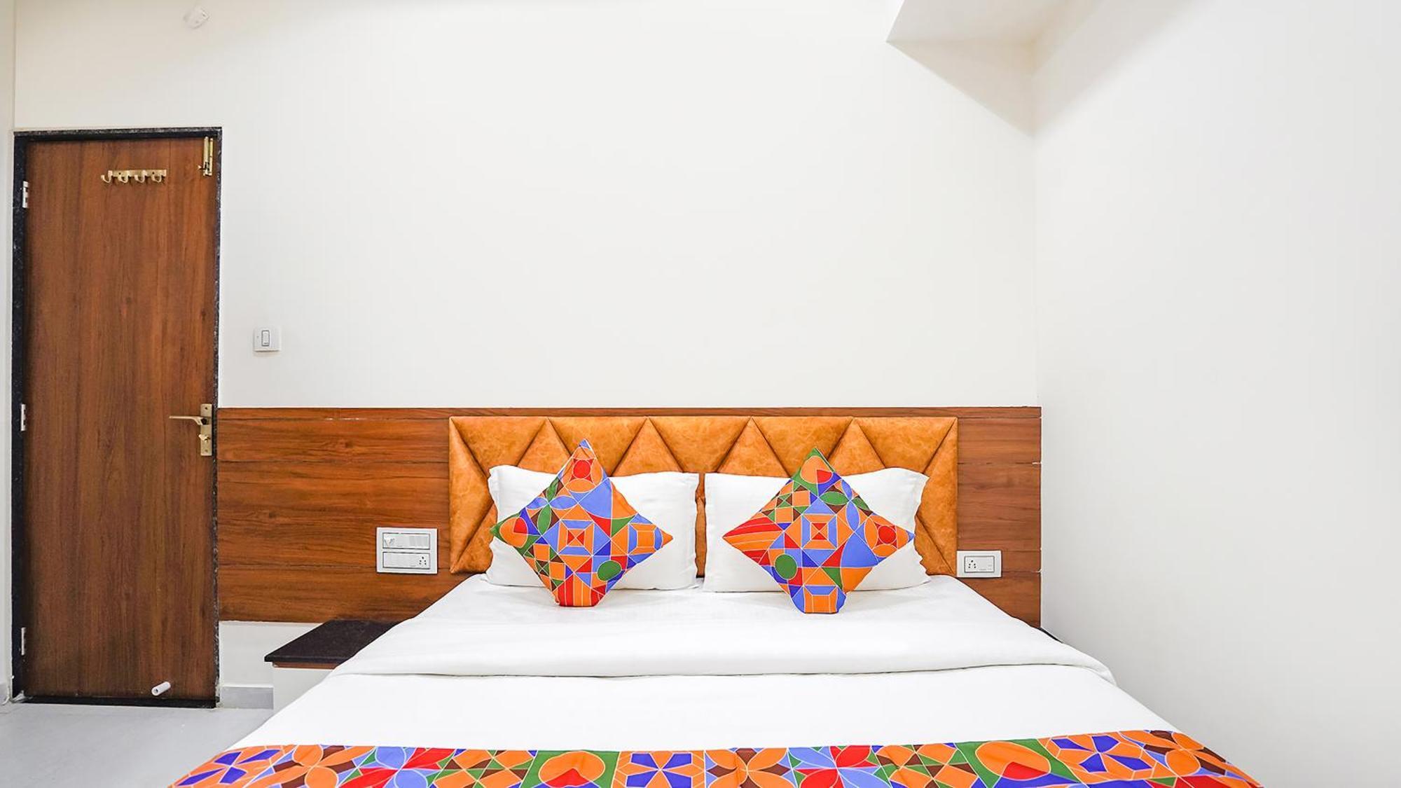 Fabhotel Vishala In Ahmedabad Exterior foto