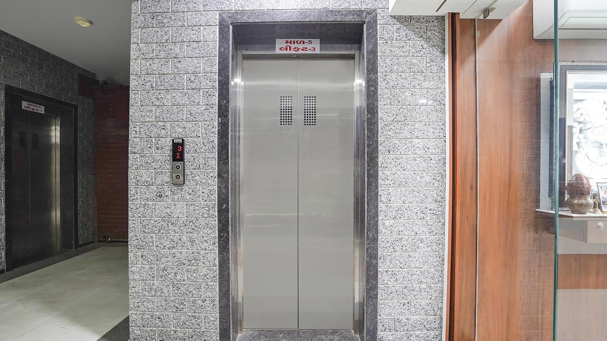 Fabhotel Vishala In Ahmedabad Exterior foto
